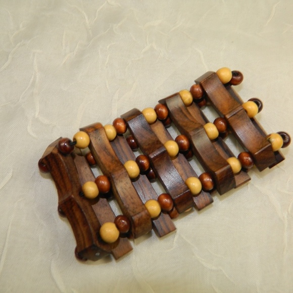 Vintage 1970s Three Tone Wood Bead Stretch Bracelet Boho Hippie Natural Jewelry - Picture 2 of 3